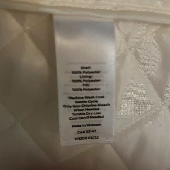 Talbots Lightweight Quilted Coat. Size XS NWT Ivory. - Picture 6 of 6